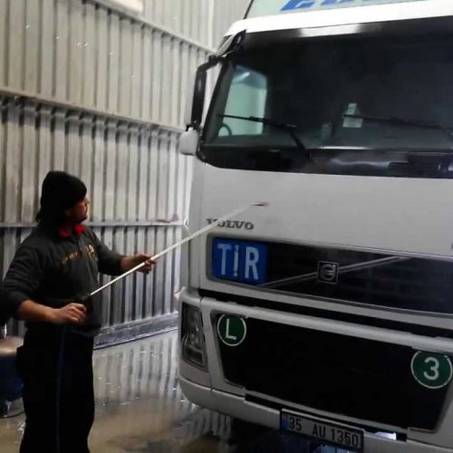 tır branda yıkama köpüğü